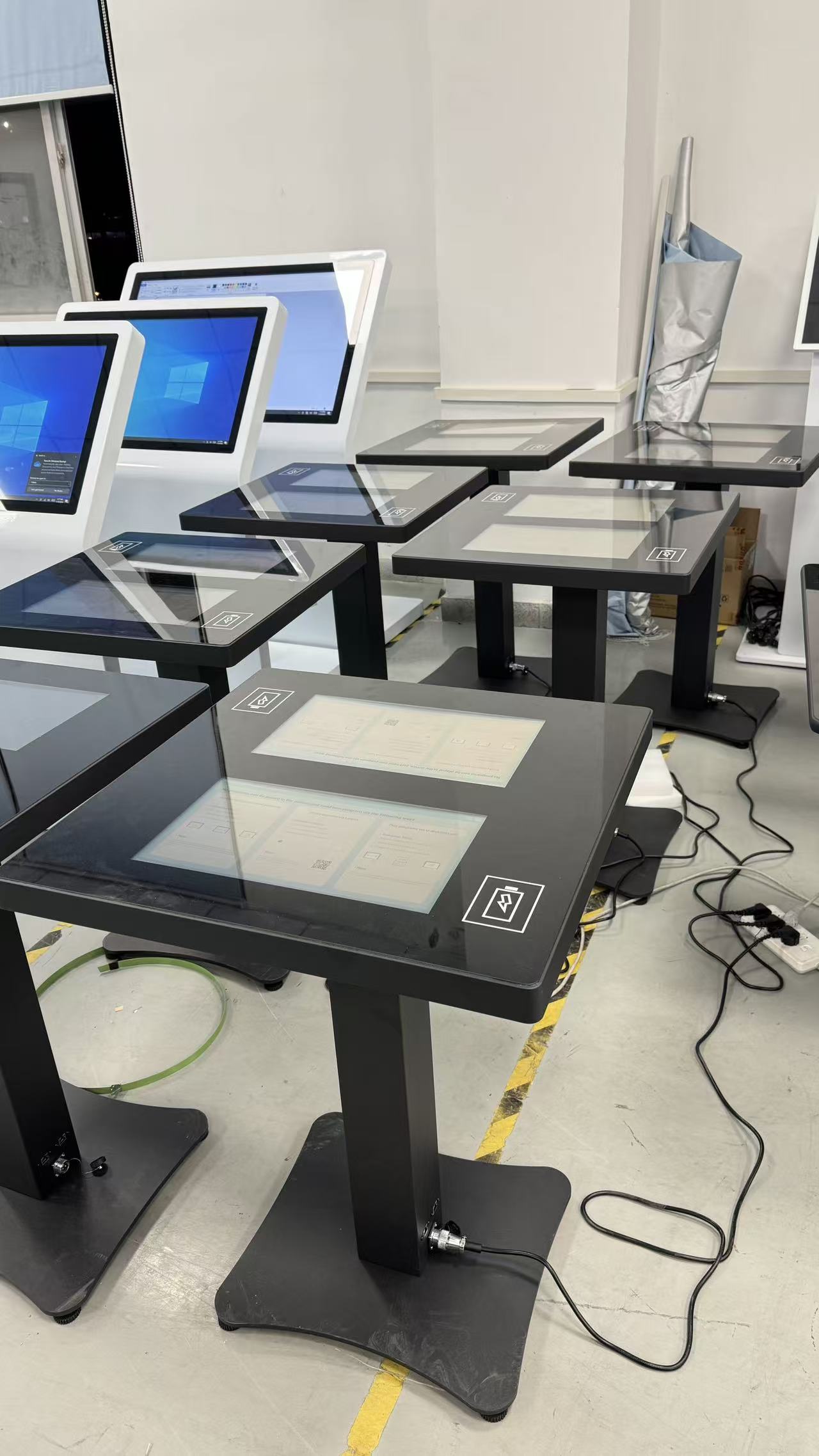 interactive touch table with two 21.5 inch screens