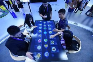 Multi-User Interactive Tabletop Touch - Interactive Touch Table Terminal