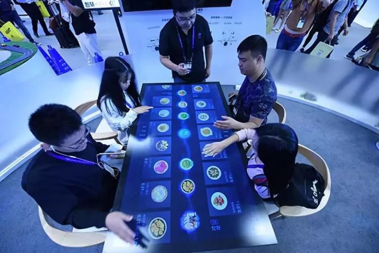 Multi-User Interactive Tabletop Touch - Interactive Touch Table Terminal