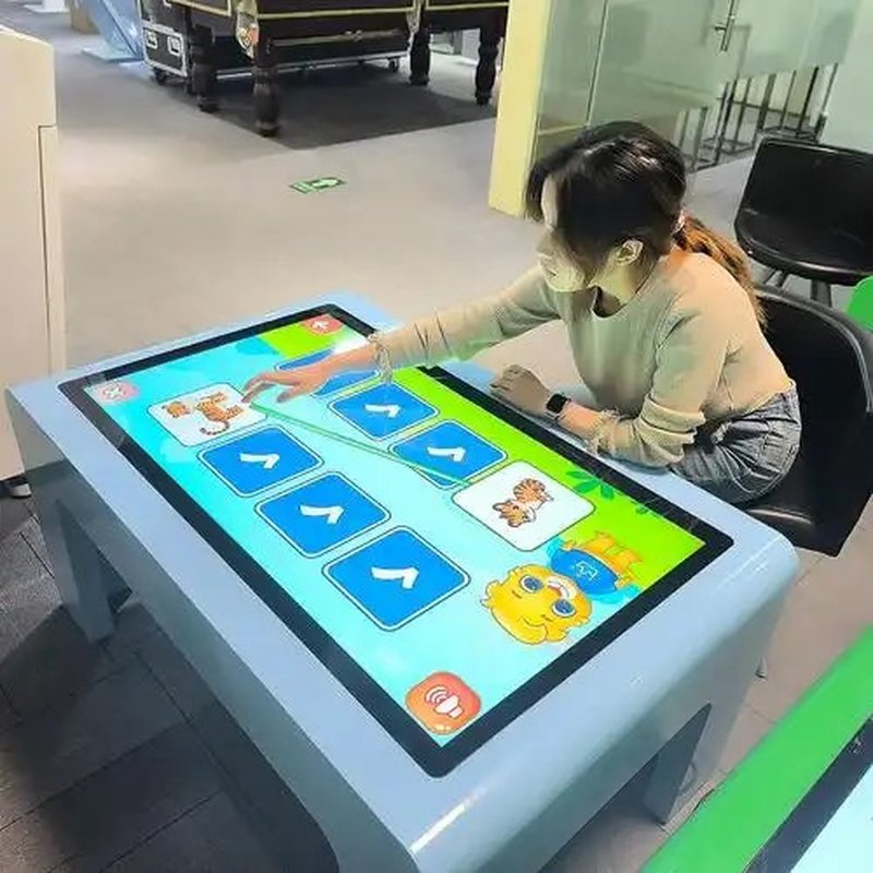 Smart Touch Table Interaction Methods - Interactive Touch Table Terminal