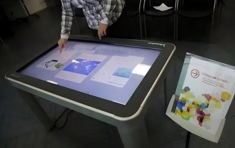 Smart Touch Table Interactive Features - Interactive Touch Table Terminal