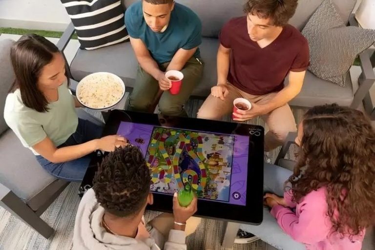 Touch Table Commercial Application Scenarios - Interactive Touch Table Terminal
